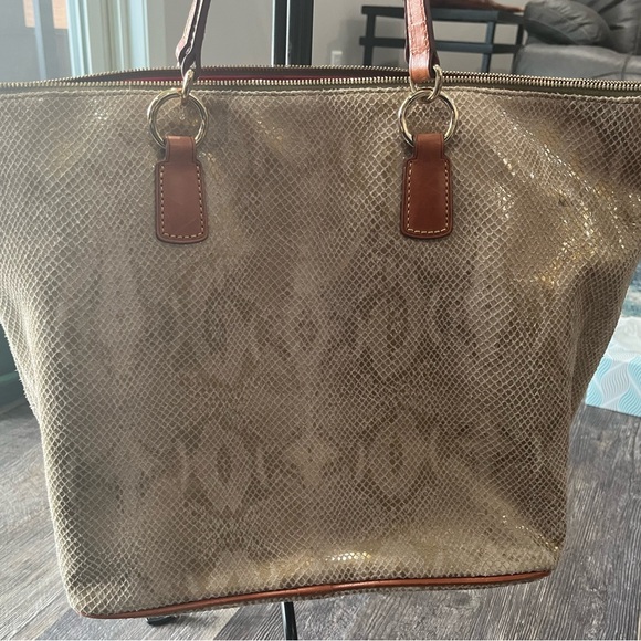 Gold/shimmer Snake pattern, brown handle. No longer available on website - Picture 1 of 12